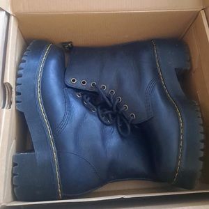 Dr. Martens size women’s 7 boots